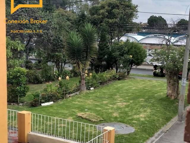 #P 01 - Casa para Venta en Bogotá - DC - 2