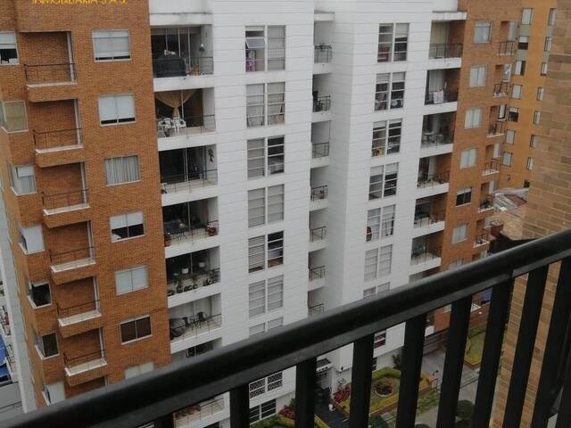 #B 06 - Apartamento para Venta en Bogotá - DC - 2