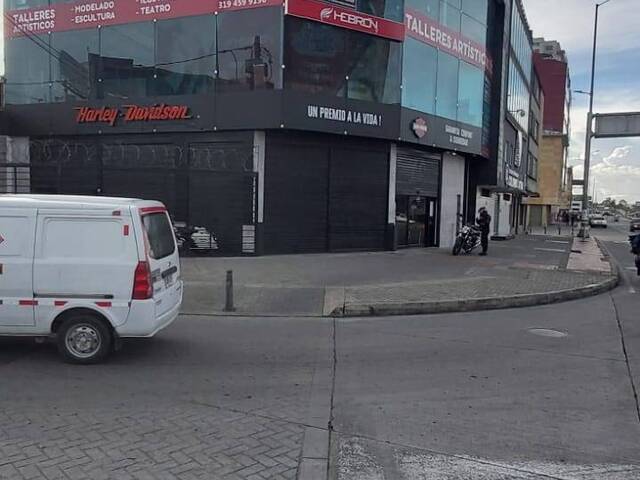 #MT 028 - Edificio comercial para Venta en Bogotá - DC - 1