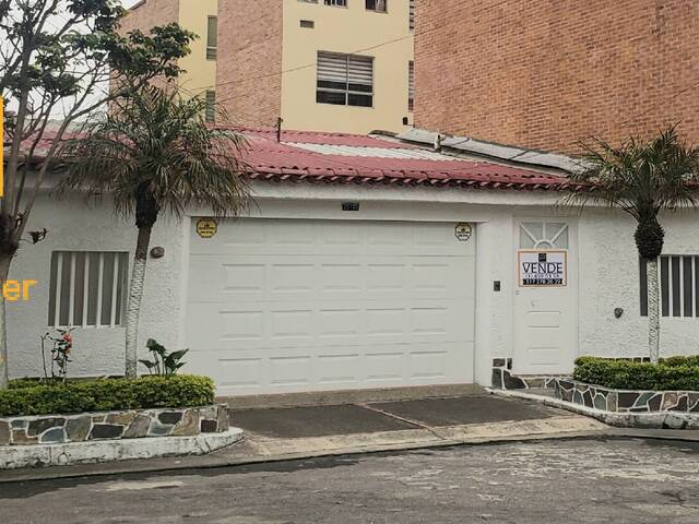 #MT 038 - Casa para Venta en Bogotá - DC - 2