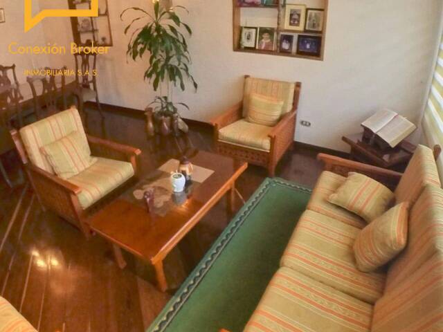 #MT 042 - Casa para Venta en Bogotá - DC - 1