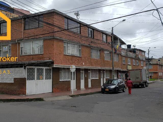 #P 044 - Casa para Venta en Bogotá - DC - 2