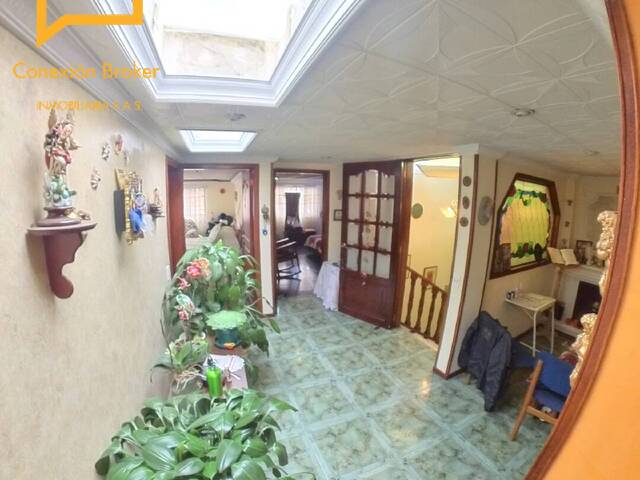#P 044 - Casa para Venta en Bogotá - DC - 1