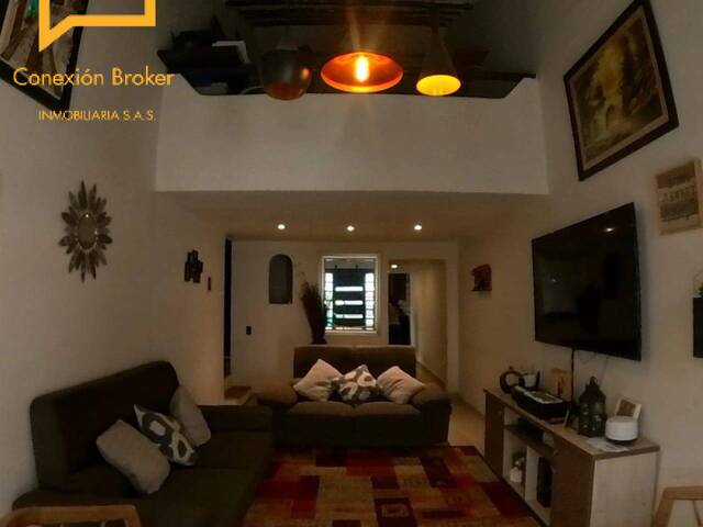 #MT 046 - Casa para Venta en Bogotá - DC - 3