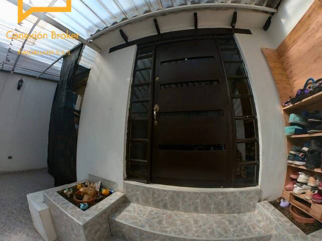 #MT 046 - Casa para Venta en Bogotá - DC - 2