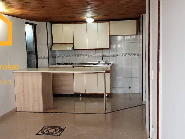 #P10000840 - Apartamento para Alquiler en Bogotá - DC - 3