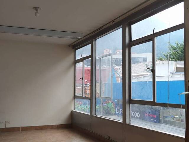 #MT 077 - Oficina para Venta en Bogotá - DC - 2