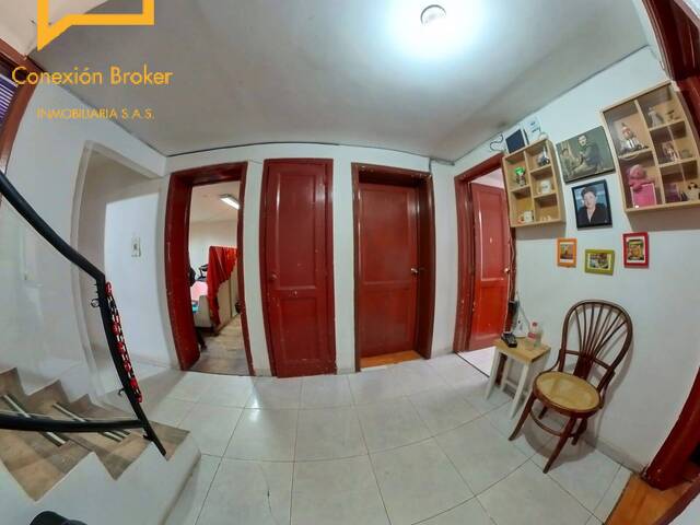 #P 090 - Casa para Venta en Bogotá - DC - 2