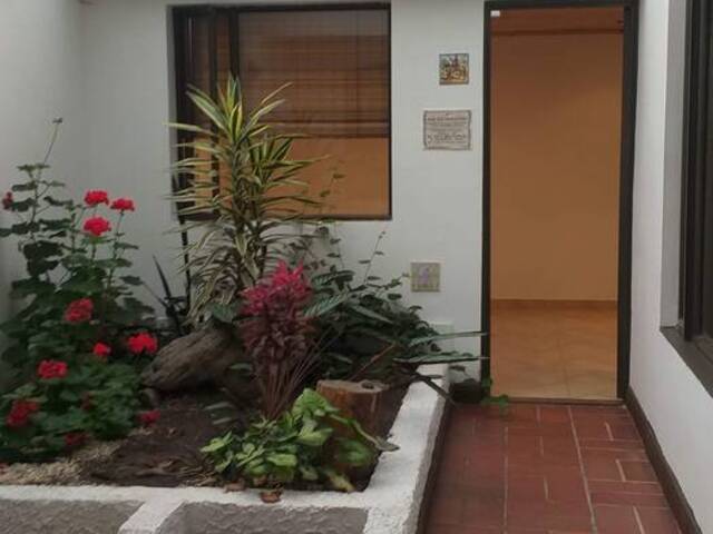 #P 095 - Casa para Venta en Bogotá - DC - 1