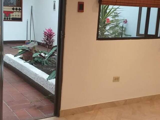 #P 095 - Casa para Venta en Bogotá - DC - 2
