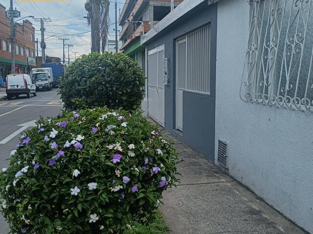 #P 21 - Casa para Venta en Bogotá - DC - 1
