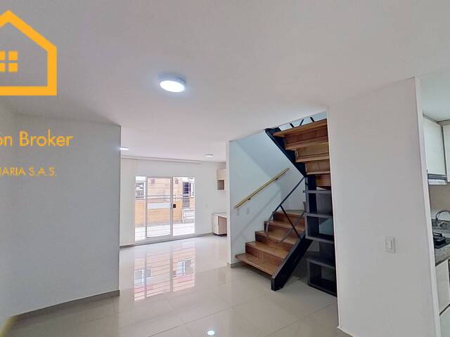 #MEH 1182 - Casa para Venta en Bogotá - DC - 1
